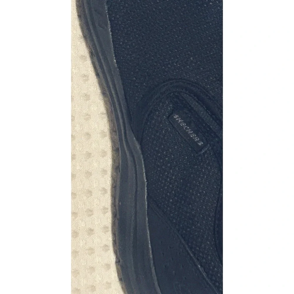 Skechers - Slip In Youth Size 3.5 Hiking Running Sneakers Black Relaxed Fit